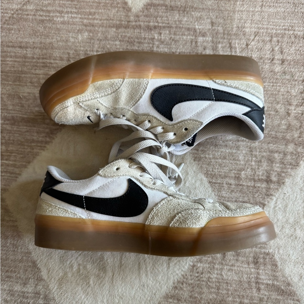Nike Low-Top Sneakers in White, Black and Gum